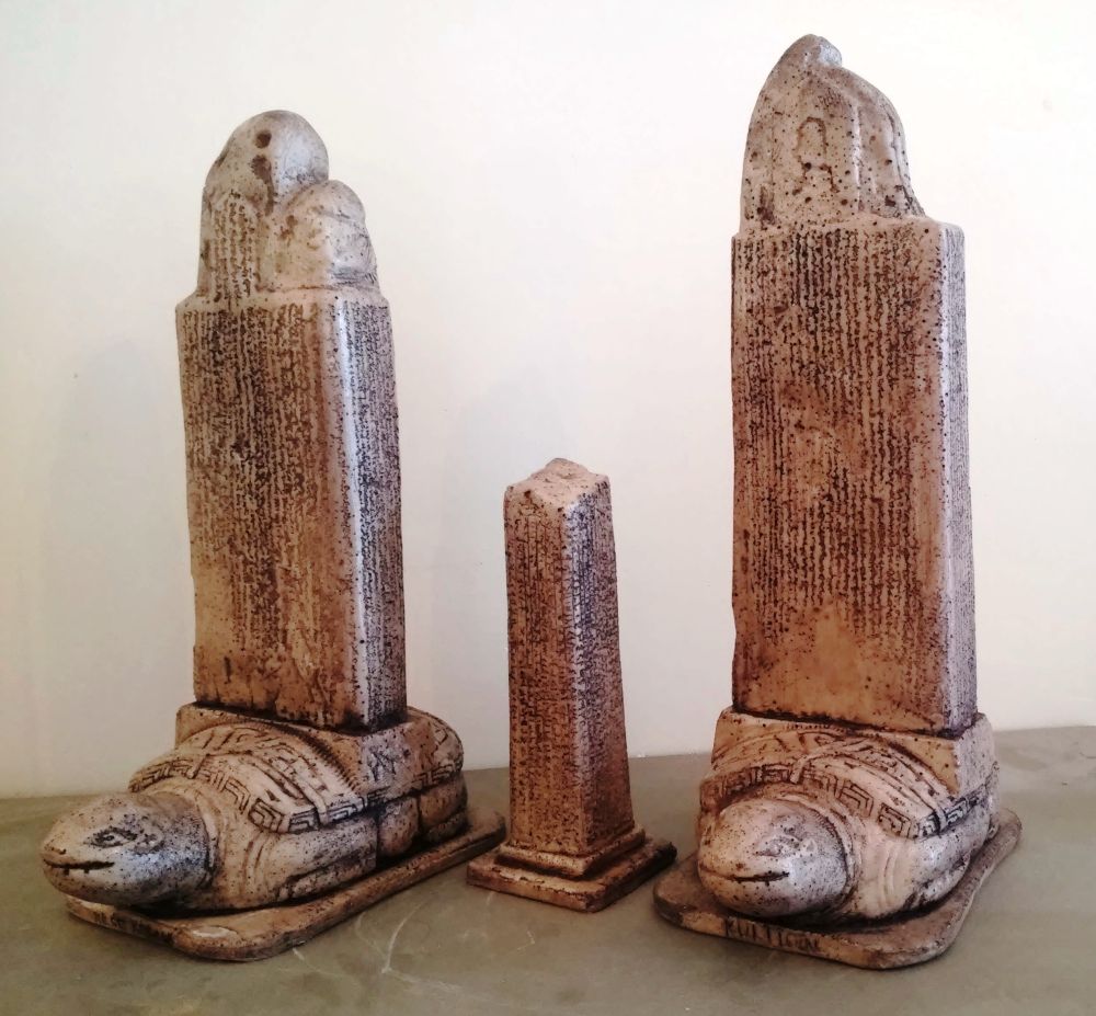 orhun anıtları yazıtları kitabeleri göktürk abideleri tonyukuk bilge kagan kültigin  maketi biblosu kitabesi abidesi heykeli yazıtı yazıt anıt abide yapımı heykel
